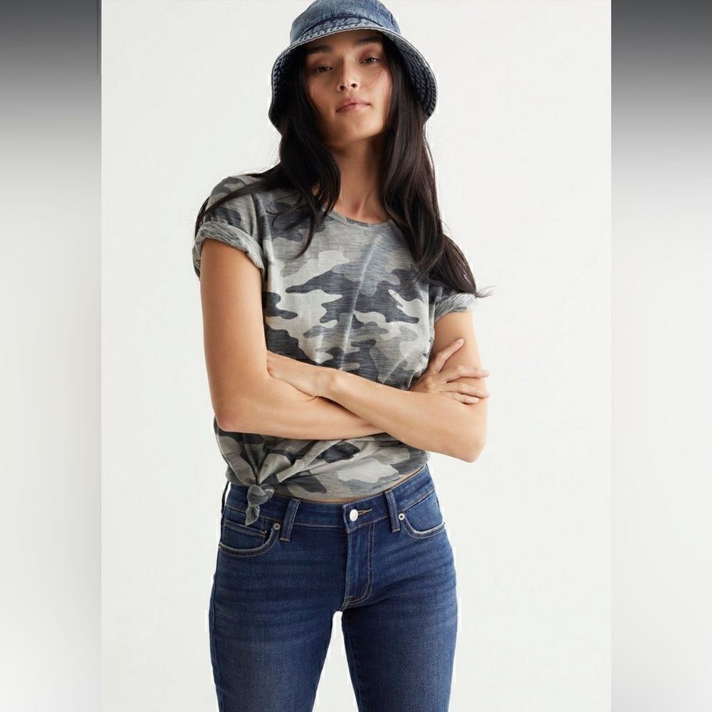 NWT- Lucky Brand- Women’s Camo Crew Neck Essential Brunout Soft Grey Tee, Medium